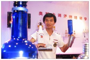  2010花式调酒师学员:金碧环