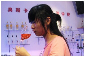  2010女调酒师学员:郭佳（有视频）