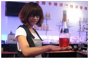  2011女调酒师:秦新娜