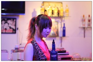 2012女花式调酒师学员：郑金兰