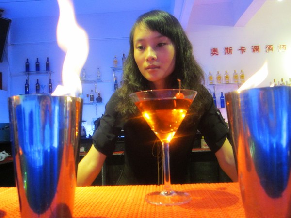 2011女调酒师 女花式调酒师苏雅君