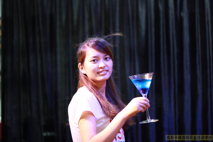 女花式调酒师 2012奥斯卡女花式调酒师石琛