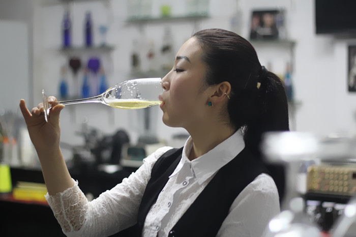 女调酒师，女花式调酒师，广州市奥斯卡职业培训学校，学员风采